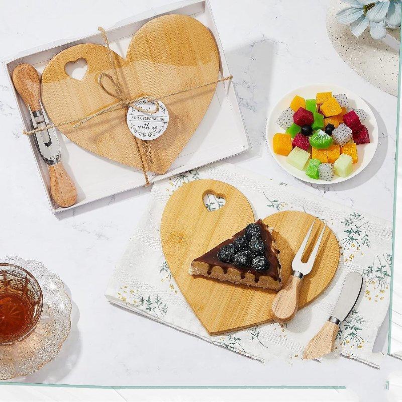 

ZISIZ Wooden Charcoal & Bamboo Heart-Shaped Cutting Board Set