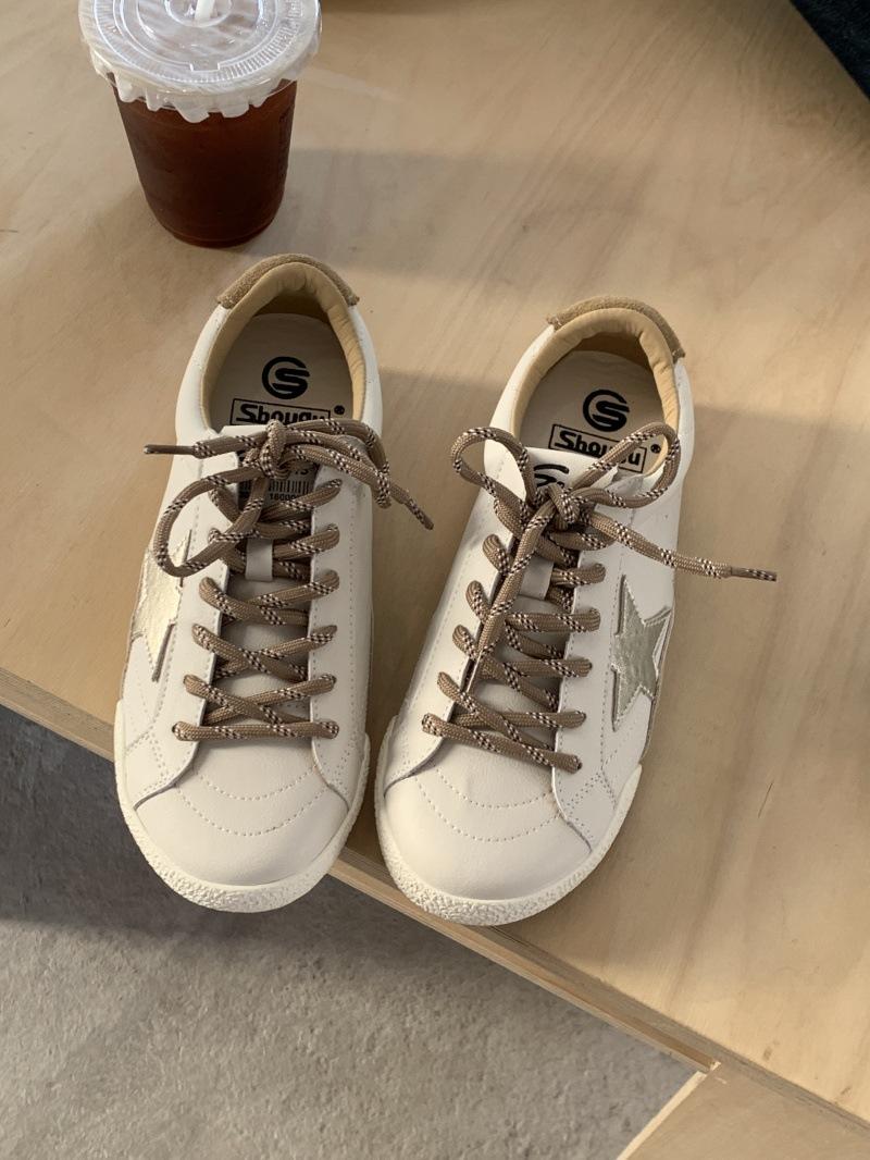 

Корейские повседневные кеды на толстой подошве, увеличивающие рост, 2025 осень, новые модные маленькие белые туфли, универсальные на шнуровке, не утомляют ноги, немецкий тренинг 39 абрикосовый