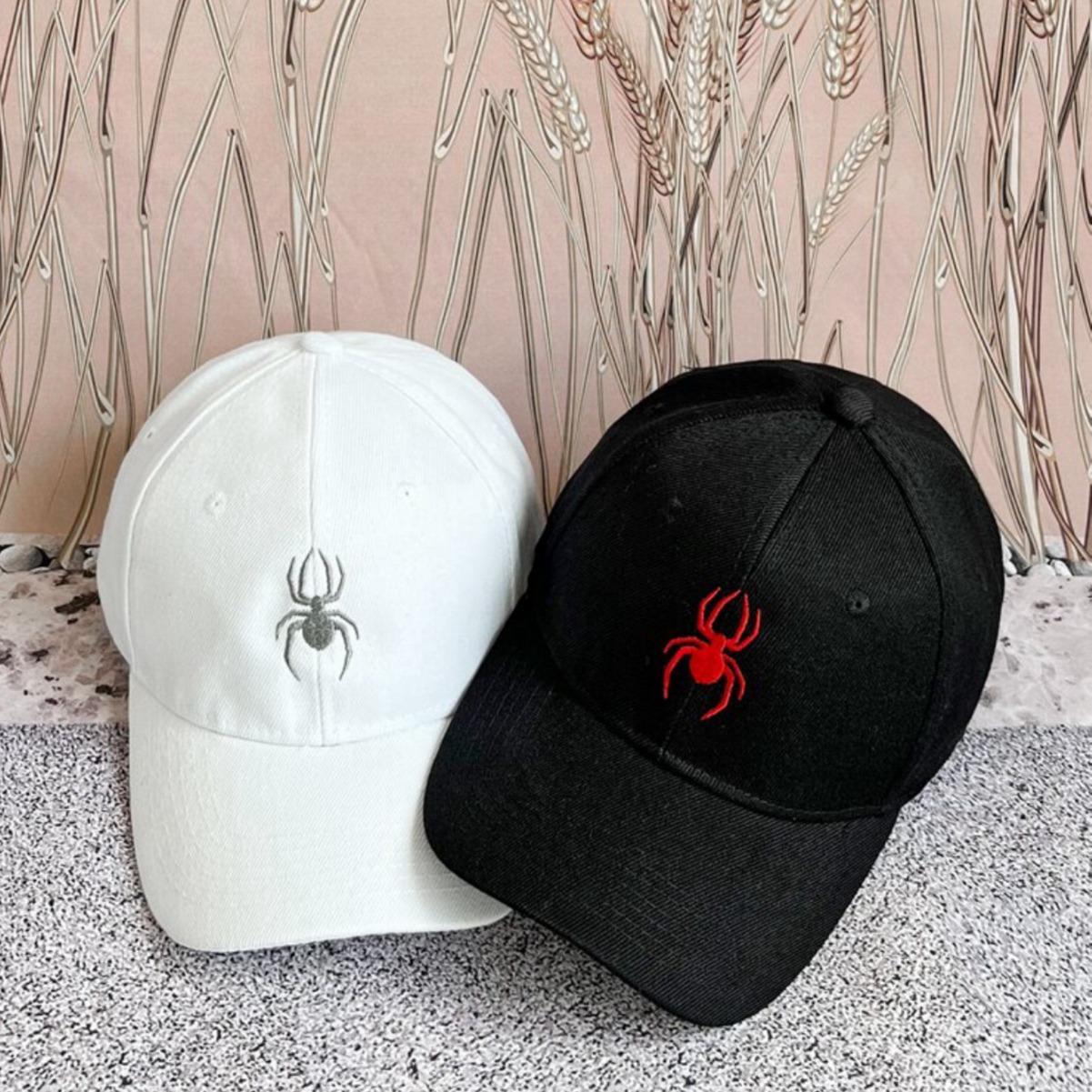 

Бейсбольная кепка Spider Couple, вышитая в черно-белом цвете, повседневная шляпа для папы, легкая, регулируемая, повседневная шляпа для гольфа, подходящая для One Size белый