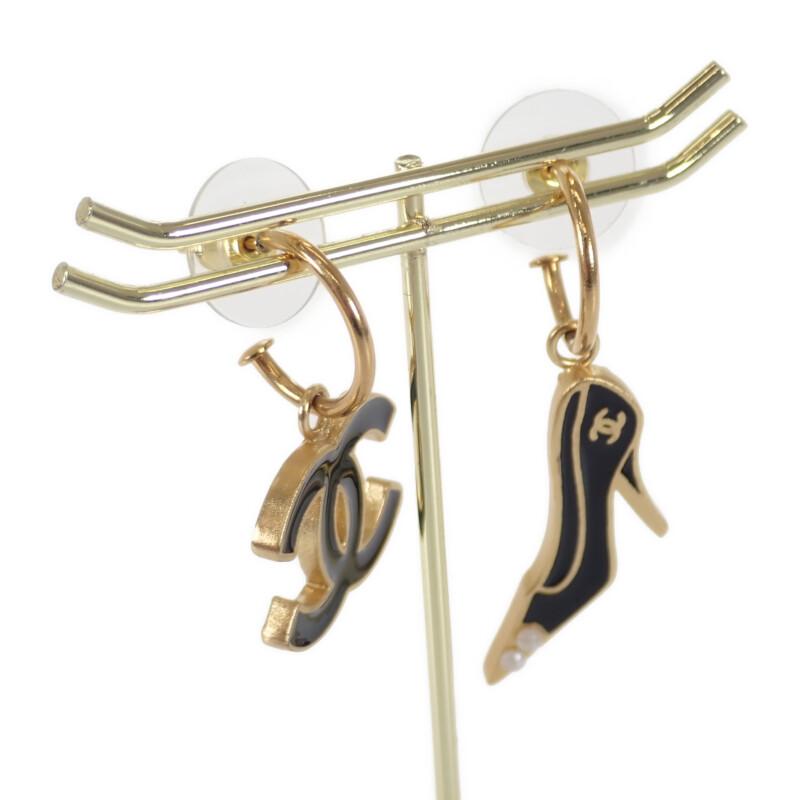 Chanel Pierce Gold Gold Plated Women