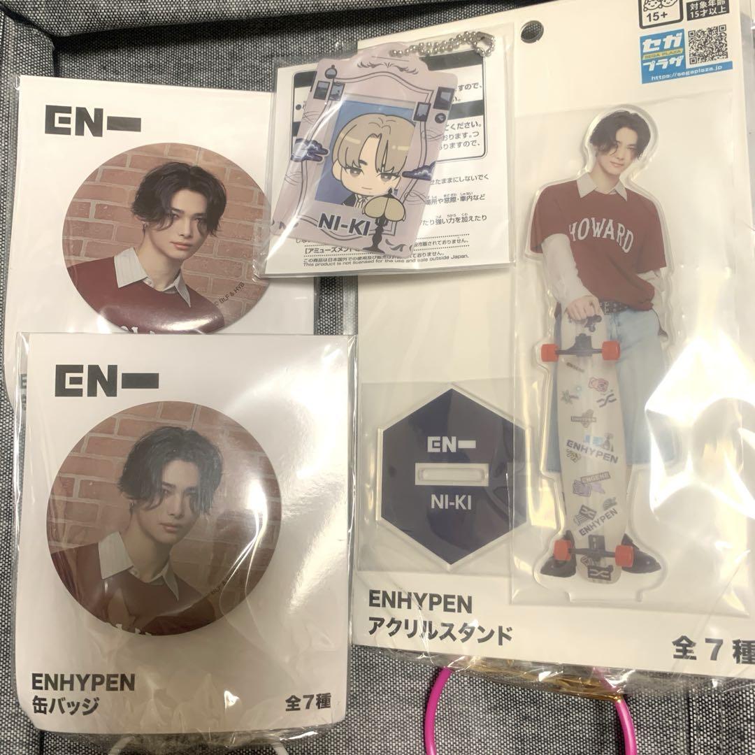 

[USED] ENHYPEN NI-KI Acrylic Stand & Can Badge & Mini Photo Card Holder
