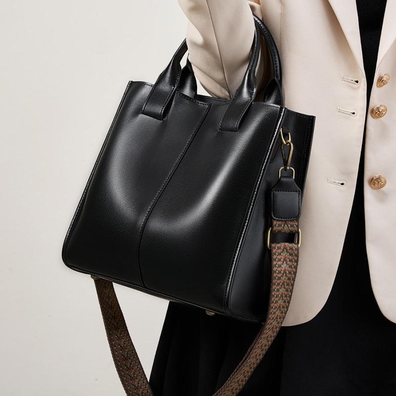Women's Bag, Leather Messenger Bag, New Tote Bag, Large-capacity Bucket, Shoulder Handbag Delivery.