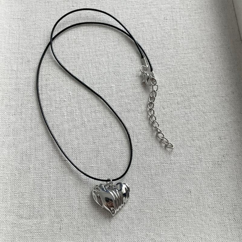 Fashion Love Heart Pendant Necklace Black Leathers Rope Choker Neck Chain Elegant Clavicle Chain Necklace Party Jewelry