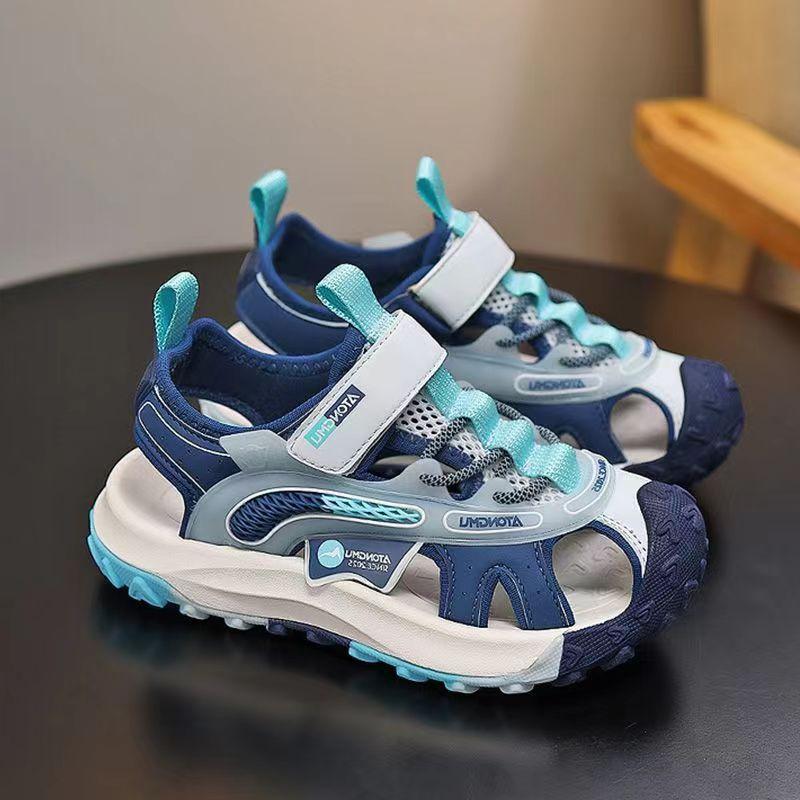 Boys' Closed-toe sandals2026New Summer Styles: Fashionable and Versatile Beach Sandals and Soft-soled Slippers for Children and Older Kids