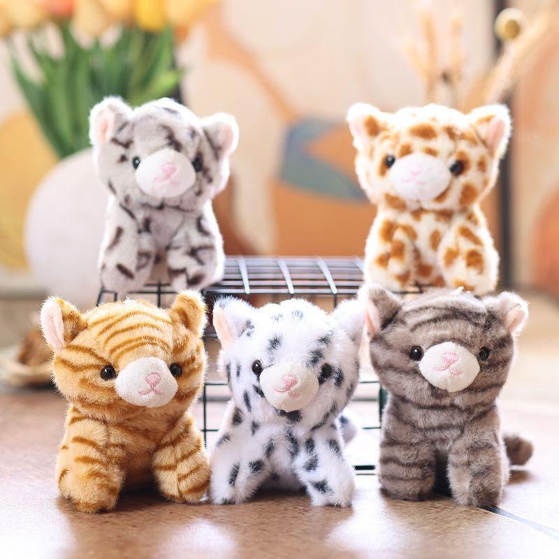 Plush Cat Keychain With Short Pile Fabric For Bag Decoration And Gift