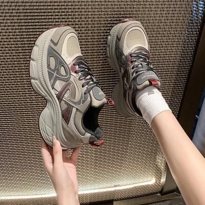 Fashionable Women's Shoes 2024 Winter New Versatile Small Thick Sole Casual Trend Lightweight Sports Shoes