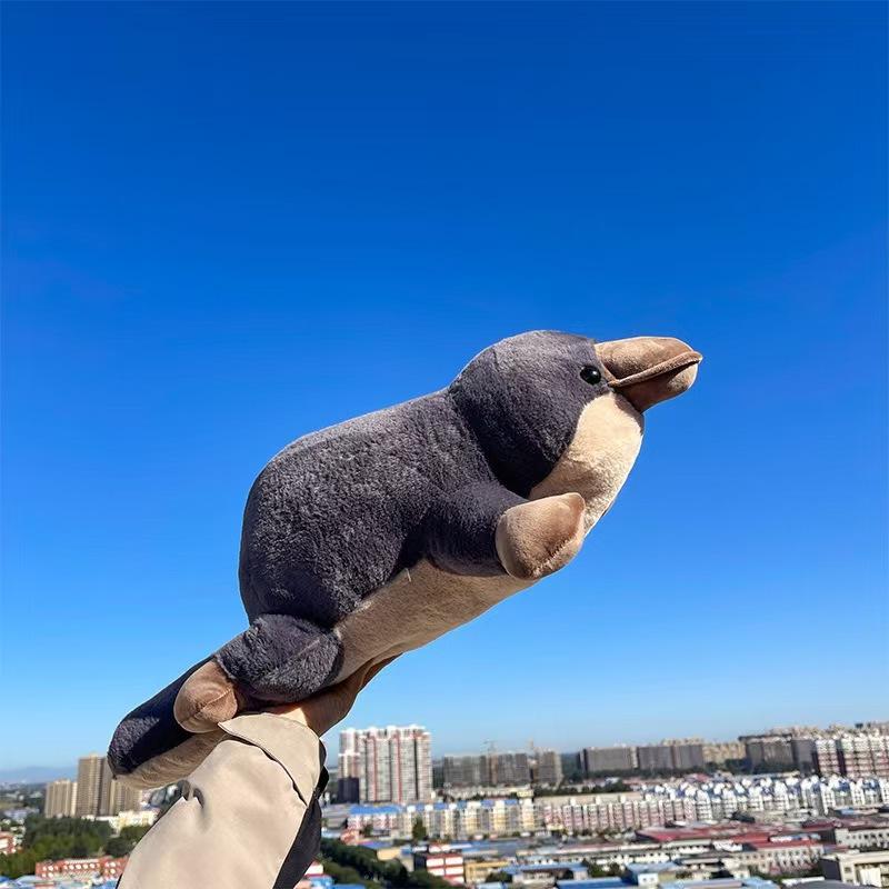 

Игрушка-утка-носорог, плюшевая подушка, милая девочка, опирающаяся на подушку, подарок на день рождения, кукла для дома, супер милая 70cm