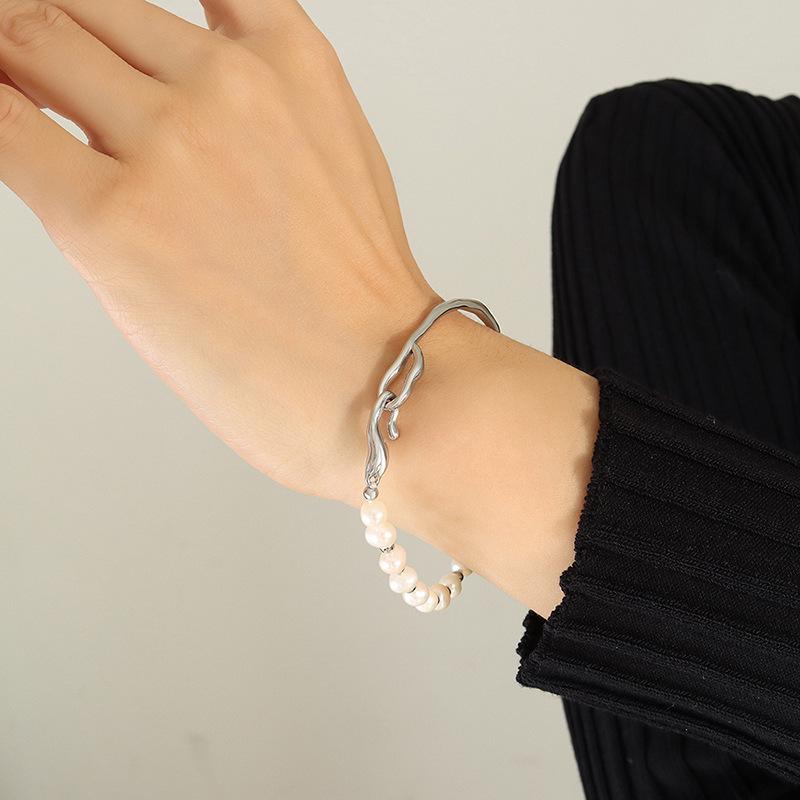 French Style Geometric Freshwater Pearl Titanium Steel Non-fading Hand Jewelry