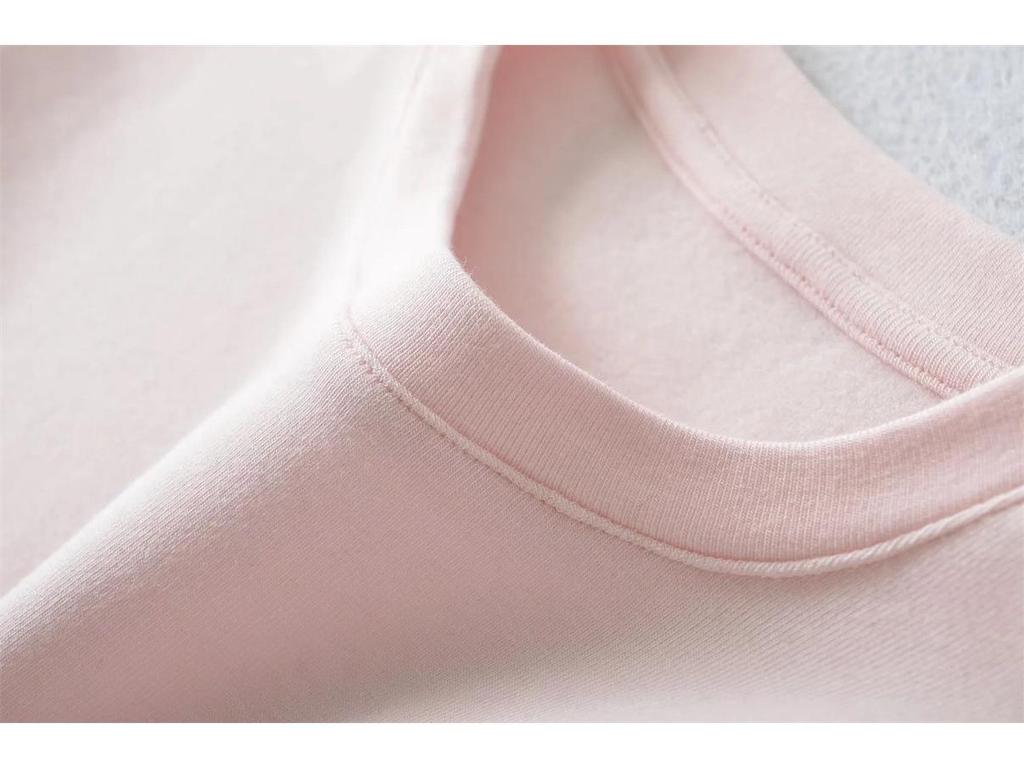 Women's American-Style Long Sleeve Fitted T-Shirt with Stylish Shoulders, Perfect for Autumn and Winter, Imitation Wool Base Layer.
