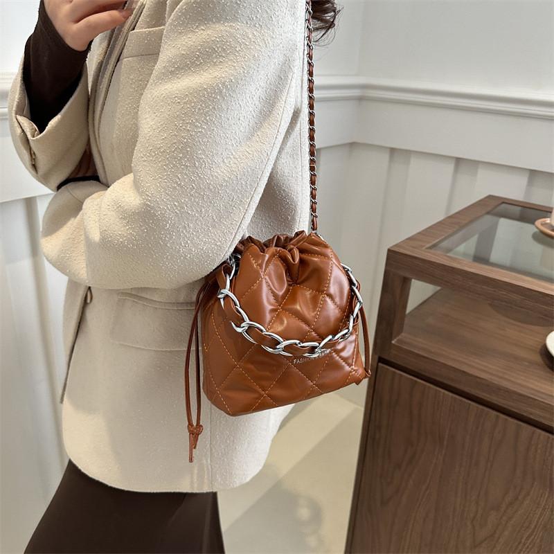 Fashionable Spring 2024 Women's Medium Size Bucket Bag With Stylish Quilted Design
