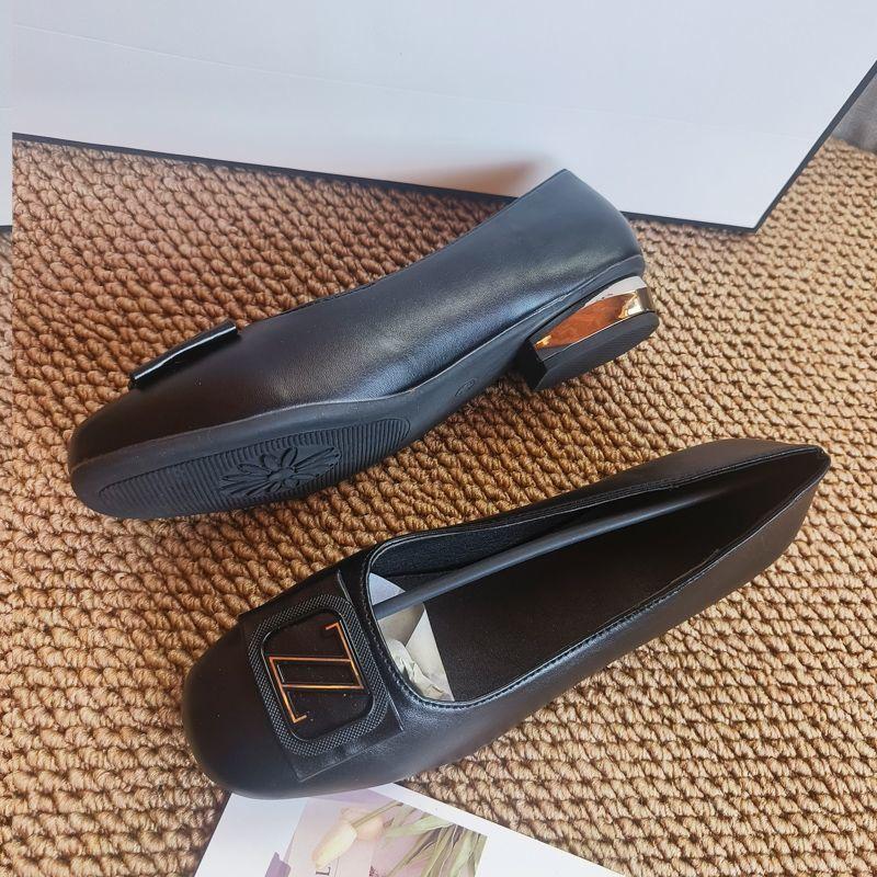 Spring and Autumn Square Toe Shoes Soft Sole Anti Slip Comfortable Work Shoes for Women Low Heeled Leather Shoes for Women