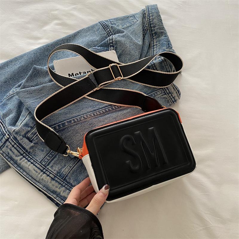 Commuter Small Square Bag 2025 Spring Personalized Fashion New Trend Messenger Shoulder Bag Casual High Value Wide Shoulder Strap