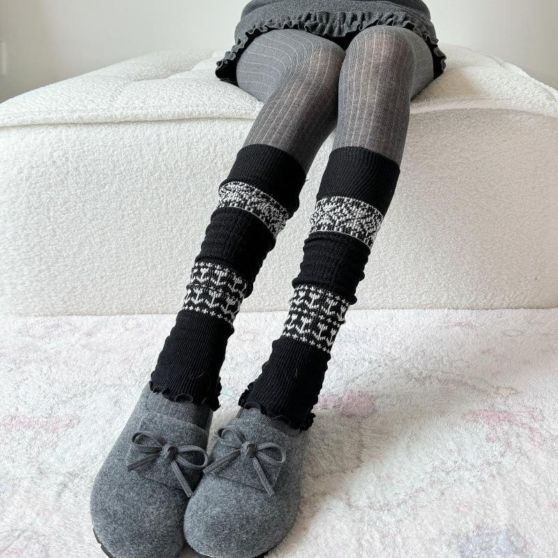 Mori Retro Grijs Herfst en Winter Gebreide Stapelsokken Veelzijdige Beige Beenwarmer Patroon Middellange Sokken