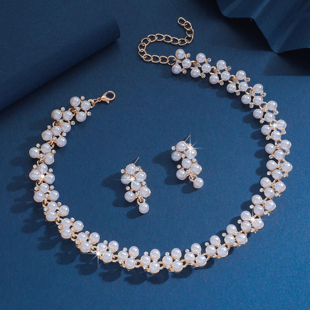

Geometric Diamond-Set Pearl Necklace Women S, French Temperament Premium Clavicle Chain Niche Vintage Temperament Jewelry