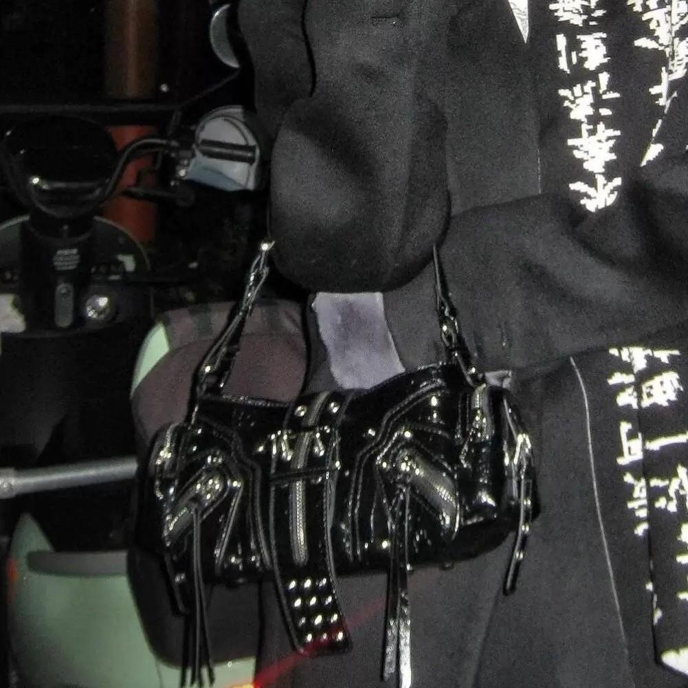 

HENGJINGYX Сумка подмышку Spice Girl Осень и Зима Премиальное ощущение Тяжелая промышленность Локомотивная сумка Универсальная сумка-тоут на плечо для поездок на работу чёрный