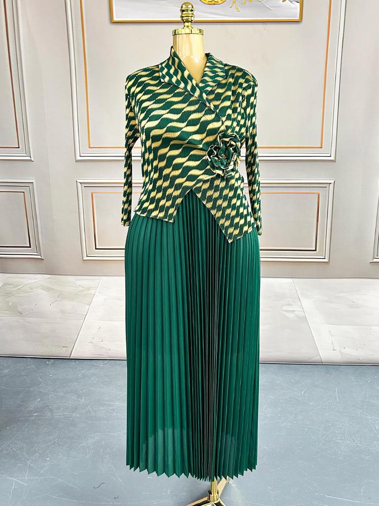 Plus Size Women's High-End Gold Foil Print Pleated Dress with Faux Two-Piece Long Skirt - Casual Style