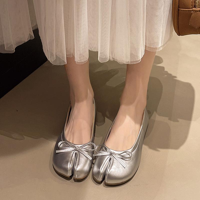 Japanese Style Shoes Women Cozy Leather Flats Split Hoof Toe Loafers Fashion Female Dress Jeans Bow Knot Ballerina footwear 35 2440₽