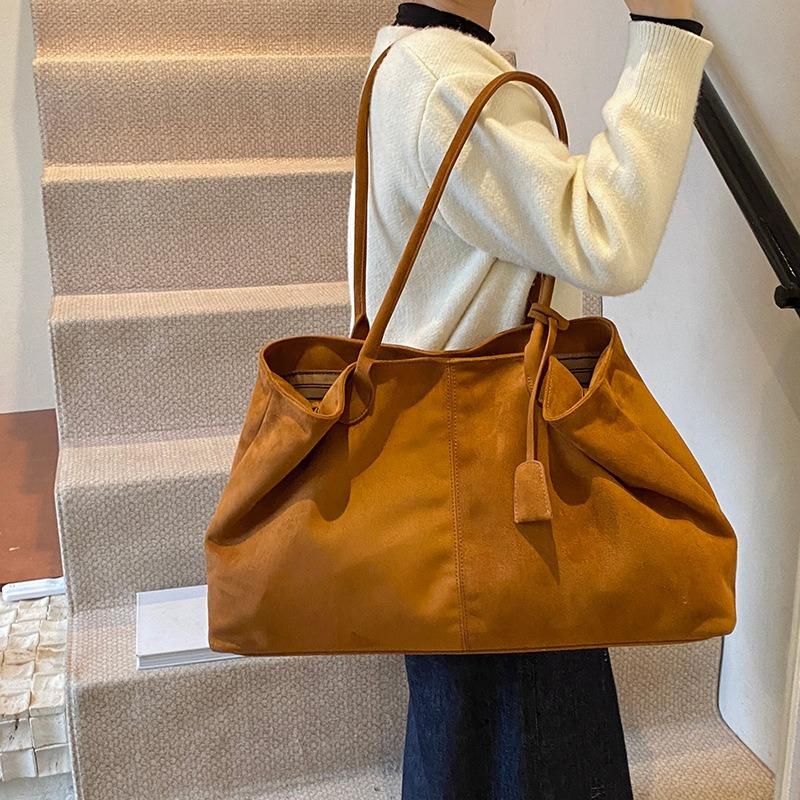 Large-capacity flannel tote bag women's autumn and winter new high-end versatile shoulder bag handbag niche design
