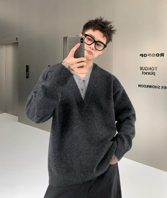 

Men s Retro V-Neck Arctic Fleece Knit Sweater – Two-Piece, Long Sleeve Pullover for Autumn/Winter. XXL темно-сірий