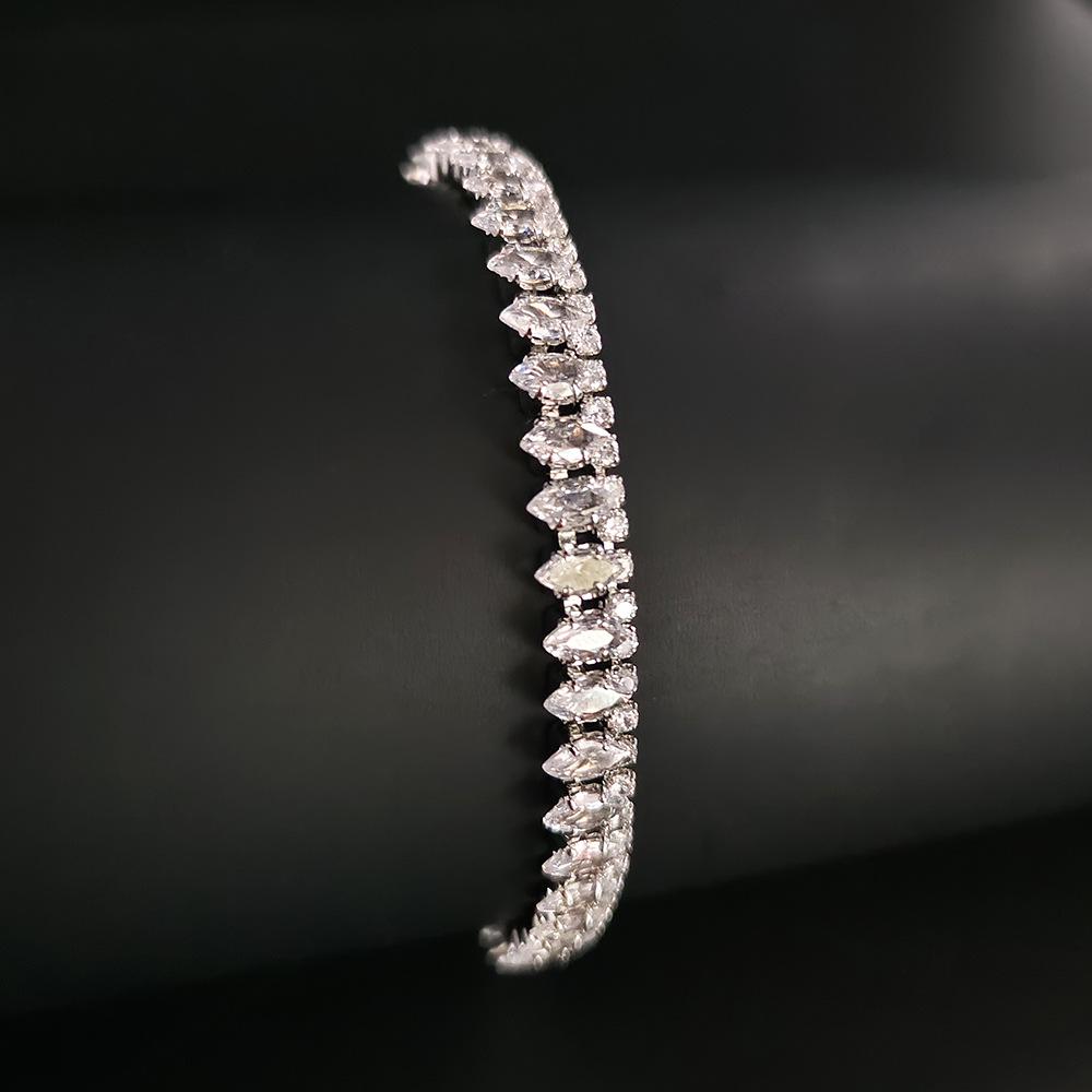 Marquise-Cut Pave Zircon Bracelet: Unique Design Valentine's Day Commemorative Gift S8256.