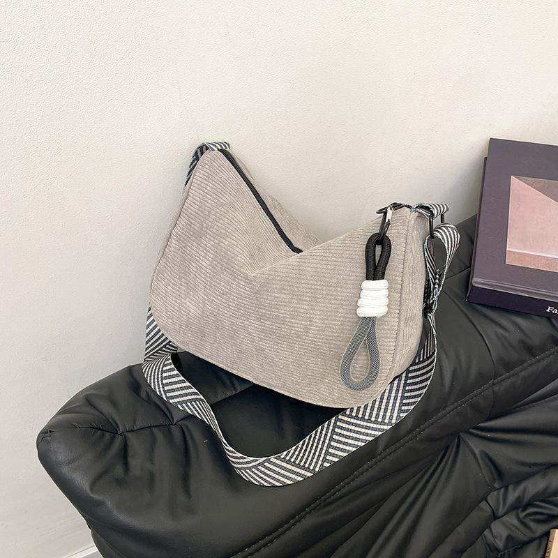 Fashion Versatile Commuter Women's Bag Large Capacity Messenger Bag Corduroy Simple Casual Shoulder Bag Commuter Bag