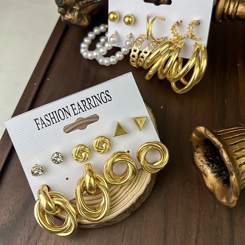 

Набор серег-колец с жемчугом для женщин - Золотой ретро-стиль (11 пар)