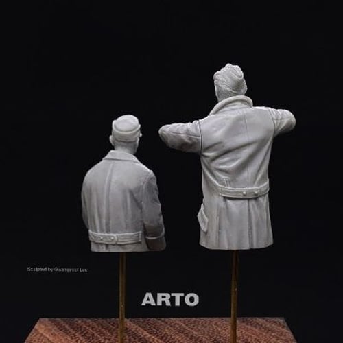 ARPO Productions 1/35 Scale Resin Kit of the 501st Heavy Tank Battalion Tiger II Radio Operator and Driver, Torso Figure (ARP35025)
