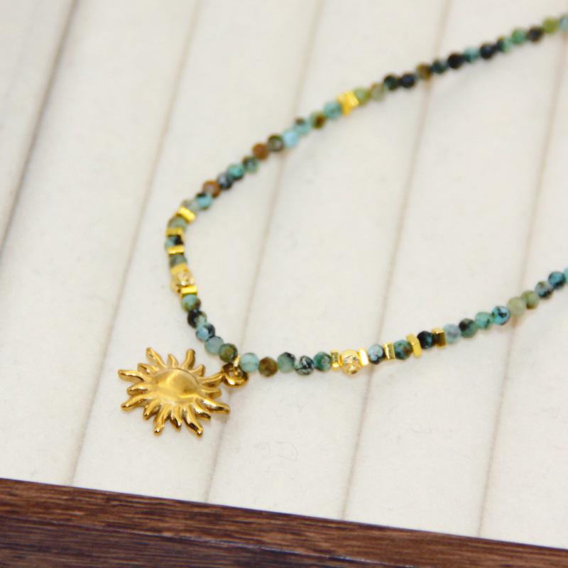 Bohemian Natural Turquoise Green Beaded Necklace - Women's Simple Fashion Stone Jewelry