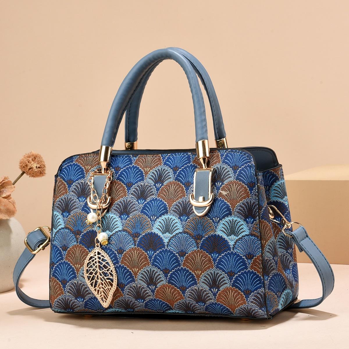

Luxury Brand Designer Women Handbag Fashionable Ethnic Style Shoulder Bag Classic Retro Crossbody Bag Commuting Small Square Bag 23x9x16cm