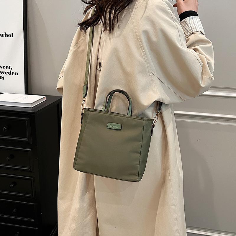 Damentasche Neue Handtasche Umhängetasche Große Kapazität Satchel Damentasche Messenger Bag Kleine quadratische Tasche