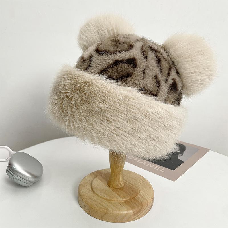 The Girl's Autumn and Winter Cartoon Woolen Hat Cute Scarf Warm and Protective Neck  Tiger Patterned Bear Fisherman Hat