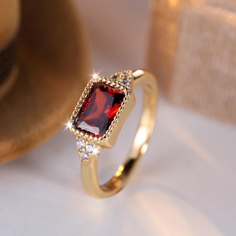 Lady Ring Vintage Court Square Diamond Classic Dinner Ring Ring