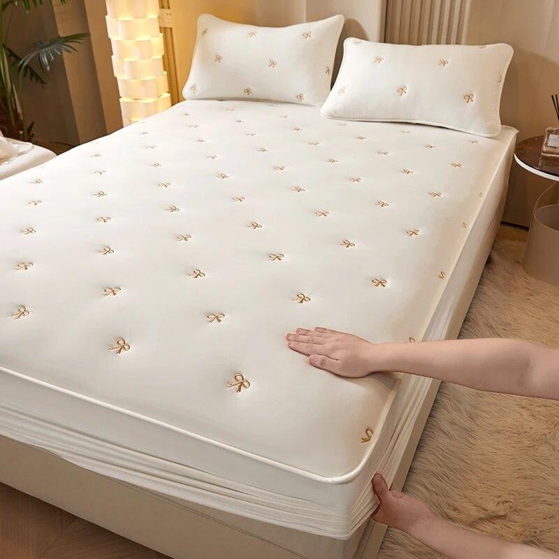 Verdickter weicher Matratzenschoner funda de colchón, weiße Spannbettlaken, bestickter Matratzenbezug(Der Kissenbezug muss bestellt werden)