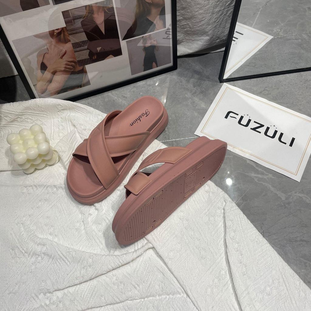 Überkreuzte Pantoffeln mit weicher Sohle Damen Sommerbekleidung neue Internet-Berühmtheit Mode flache Pantoffeln Mädchen lässige Strandsandalen