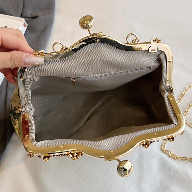 Dameveske Ny gullkjedeveske Kvinne Bankett Håndveske Motebrodert veske Små skuldervesker Høykvalitets Party Messenger Bag
