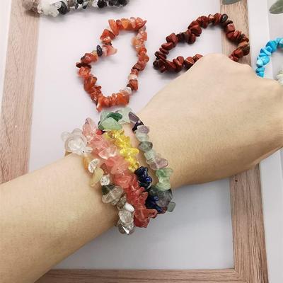 Armband aus Natursteinsplittern und Perlen, unregelmäßiger Kies, Amethyst, Obsidian, Kristall, Chakra, elastische Seilgliederarmbänder für Frauen, Schmuckgeschenk