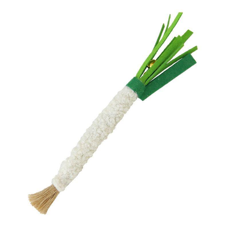 Matatabi Scallion Carrot Chew Toy: Self-Play Decompression for Cats