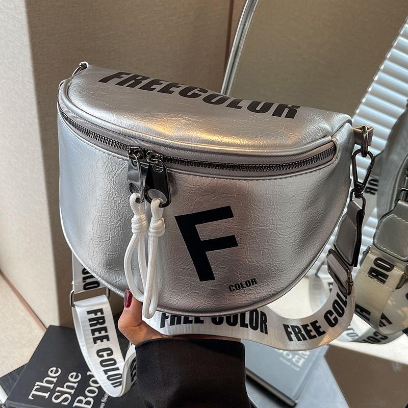 

Сумка большой вместимости женская новая высококачественная текстура нишевая весна-лето универсальная широкополосная сумка-мессенджер нагрудная сумка сумка-седло серебряный