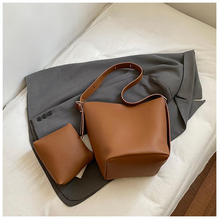 Bucket bag women's bag 2025 new high-end simple large-capacity shoulder bag niche design versatile tote bag