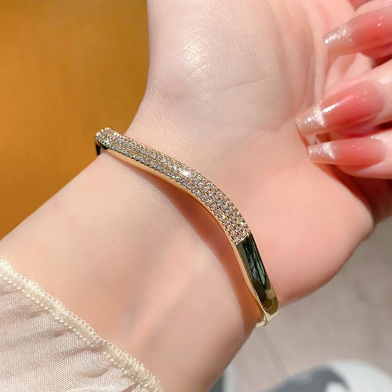 Fashionable Light Luxury Zircon Bracelet Sparkles with High Quality and Versatile Style Bracelet Jewelry