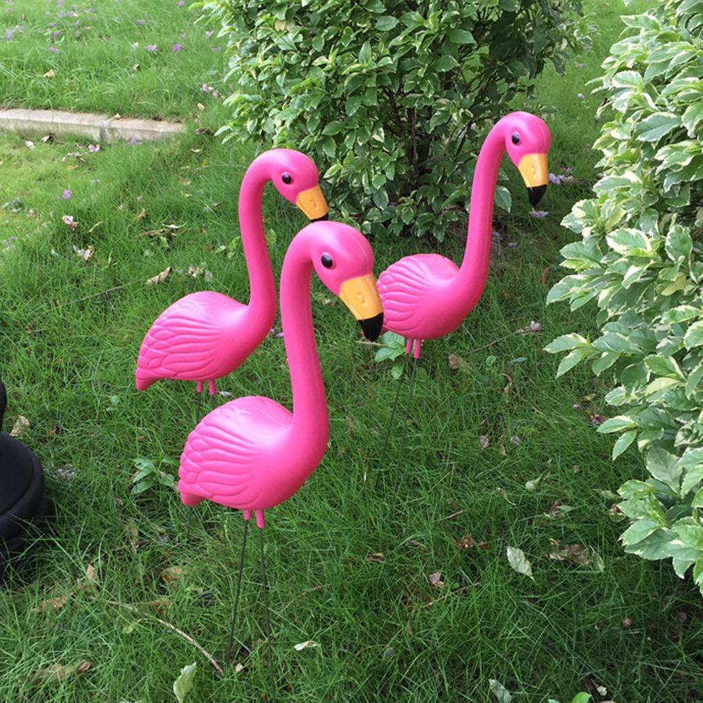3 Plastic Flamingo Outdoor Lawn Figurines Grassland Holiday Party Ornament