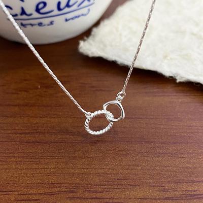 Minimalist Interlocking Necklace for Women's Minimalist Designer Necklaces with A Cool Style Collarbone Chain