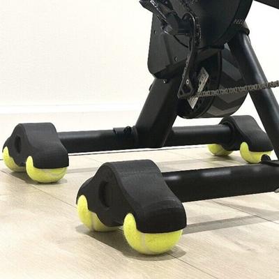 4 ks Podložky pod nohy pro sálové kolo s 8 tenisovými míčky pro Wahoo Kickr Core Fitness Tlumení nárazů Ochrana podlahy Tréninkové kolo Trenažér Kolébkové míčky