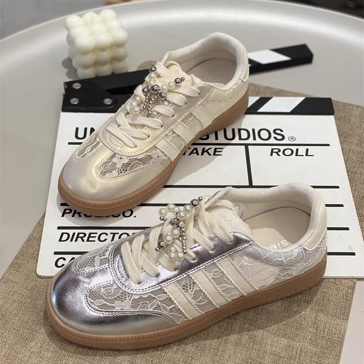 Autumn German training shoes women's mesh flat bottom soft sole pearl rhinestone versatile 2025 new board shoes comfortable, breathable and non-slip
