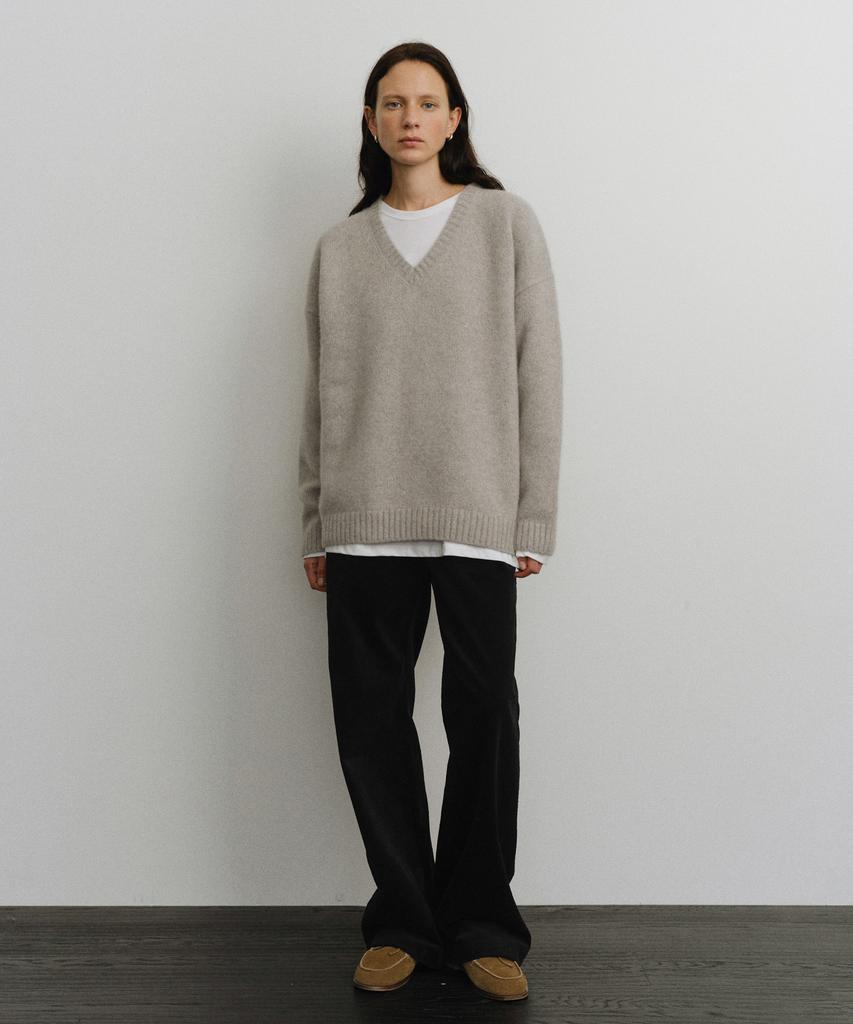 Yulago Super Fine Raccoon V-Neck Knit