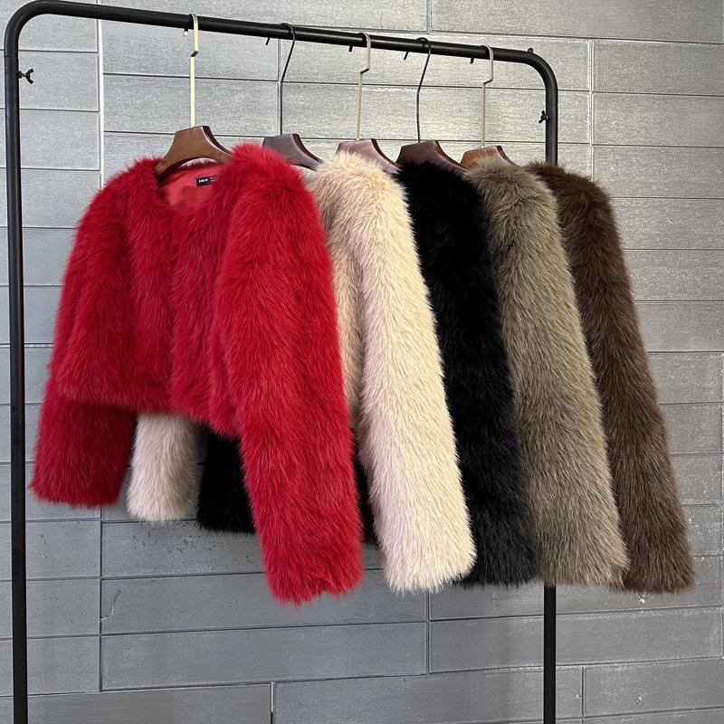 

Korean Style Faux Fur Short Women s Coat - Solid Color S