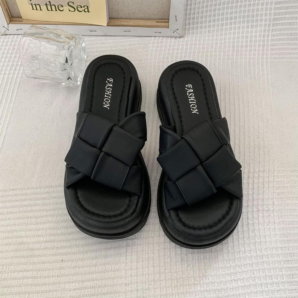 Schwarze Plateauslipper mit Absatz für Damen Sommer 2025 neu Französische High-End-Mode Strandsandalen