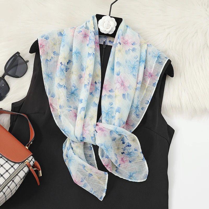 Foulard Leggero in Seta Floreale 90x90 - Sciarpa Decorativa Traspirante per Donna