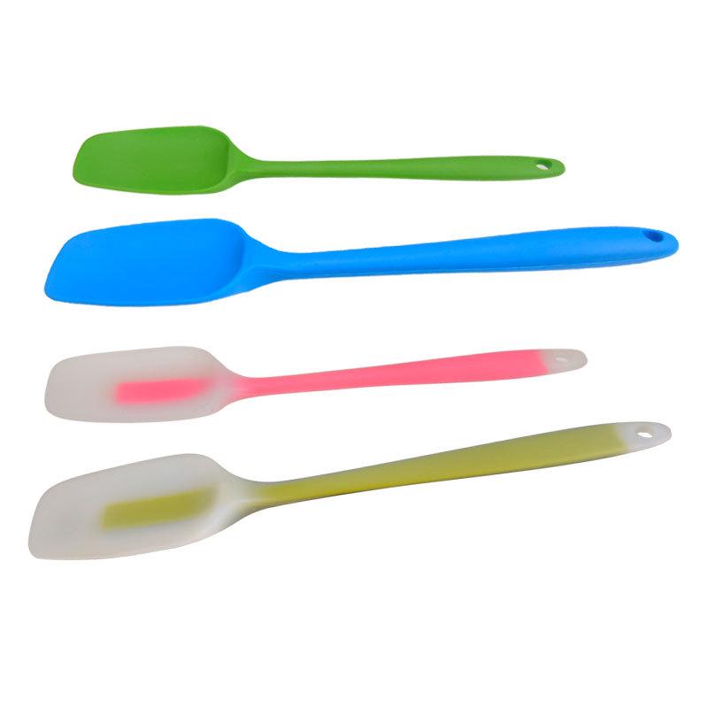 מרית ומגרדת סיליקון שקופה למחצה בצורת T לאפיית עוגות