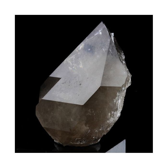Pierres et Minéraux. Quartz fumé. 272.0 ct. Les Deux Alpes, Oisans, France..